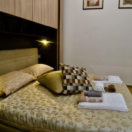Central Lepetit Apartment De Luxe Milánó Kültér fotó