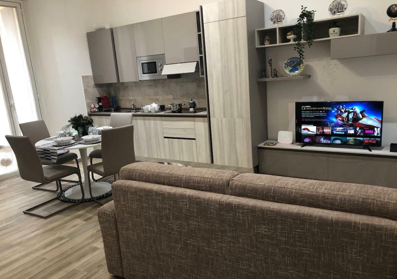 Central Lepetit Apartment De Luxe Milánó Kültér fotó